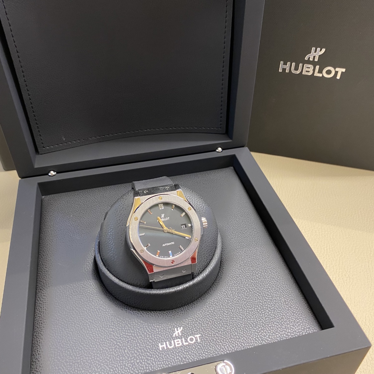 Il Duca orologi - Hublot Classic a Milano